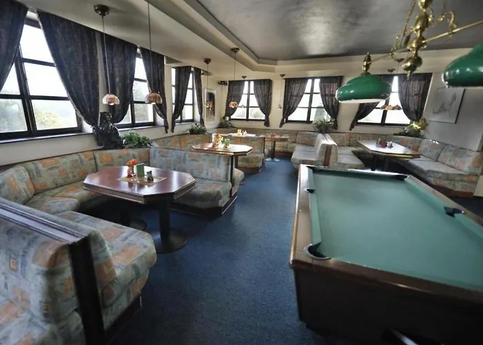 Party Hotel